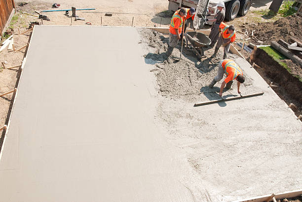 Best Local Concrete Companies  in Livonia, LA
